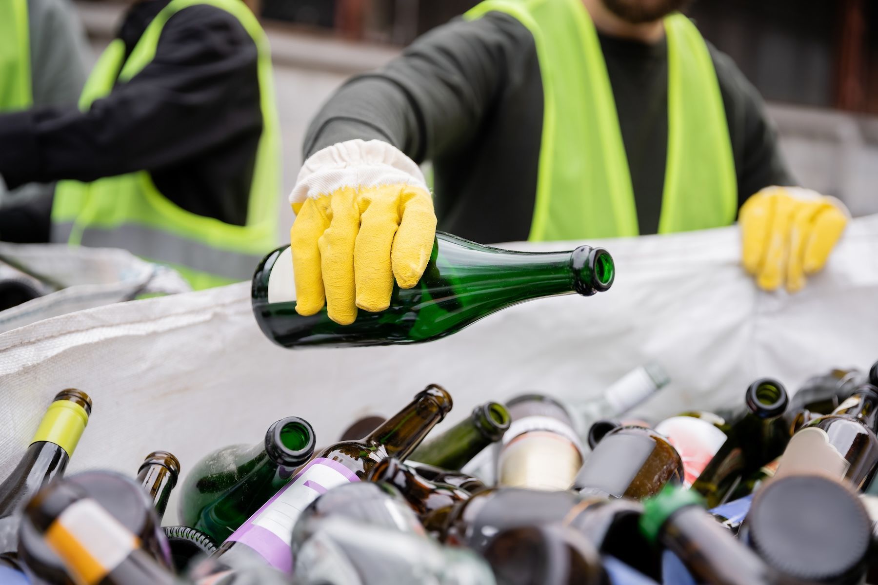 Navigating the California Bottle Bill: A Guide for Wine and Spirits Producers on Using ERP for Compliance and Sustainability